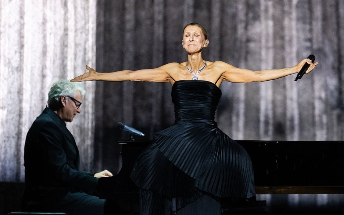 Celine Dion a revenit pe scenă după 6 ani. Artista a izbucnit în lacrimi în fața fanilor: „Am promis că mă voi întoarce”