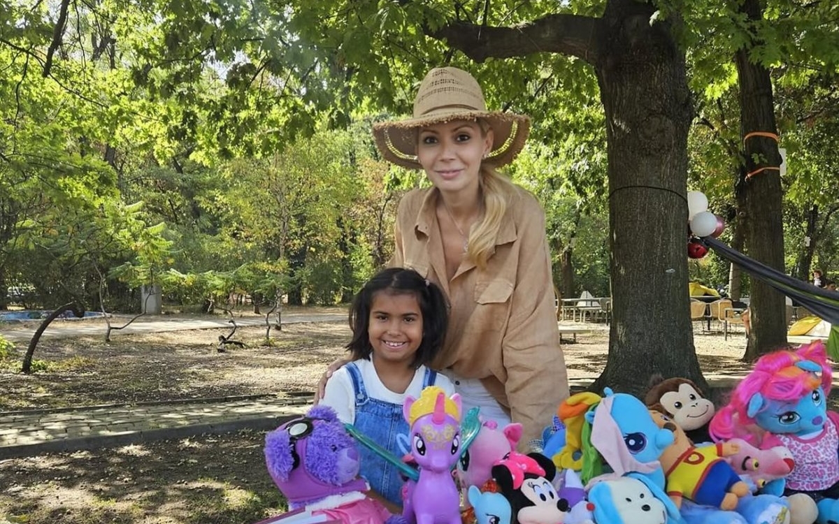 Cât de mult a crescut Maria, fiica adoptivă a Dacianei Sârbu și a lui Victor Ponta. Imagini rare cu mezina familiei
