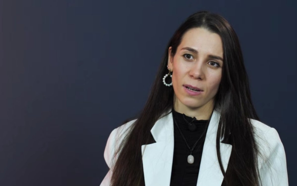 „Când tata o bătea pe mama, fugeam și dormeam prin grădini. Eram doar un copil și încercam să găsesc o cale să o salvez”. Povestea cutremurătoare a Alinei
