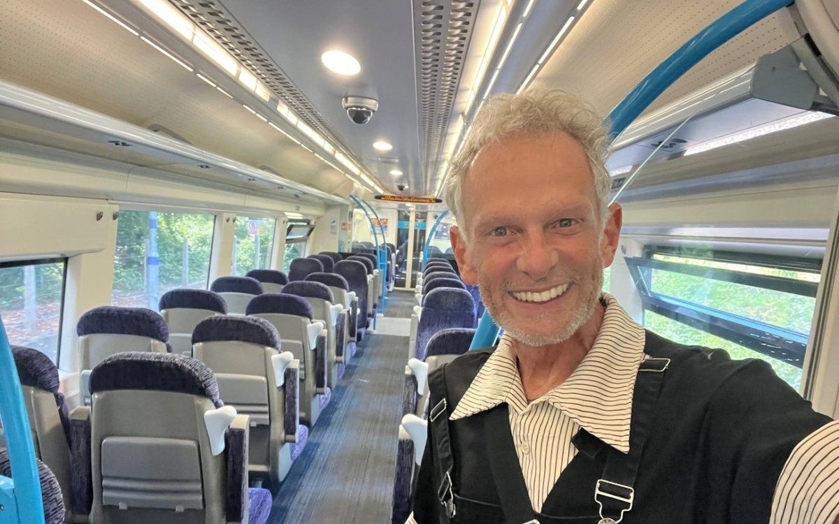 Leonard Miron și-a schimbat radical viața. Ce meserie surprinzătoare are acum în Marea Britanie și de ce a fost nevoit să renunțe la numele său