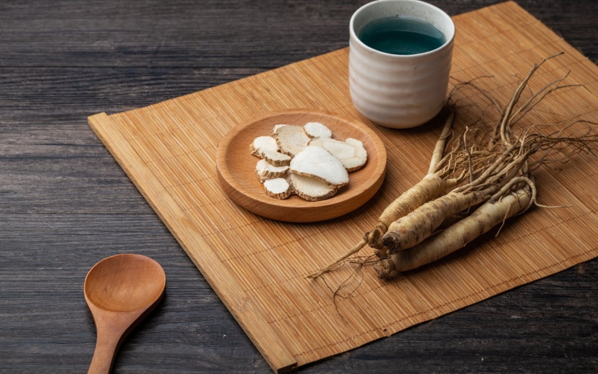 Astragalus: beneficii și recomandări
