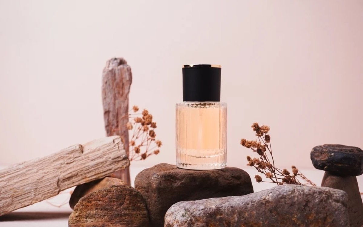 EVERO.ro - Notele calde care fac din toamnă sezonul perfect pentru parfumuri intense