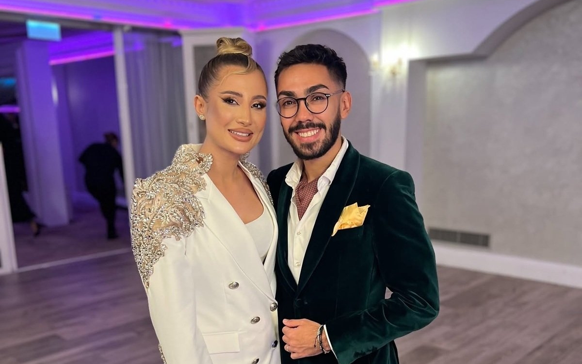 Claudia Puican a ajuns din nou ținta comentariilor în online, după ce s-a postat cu un buchet imens de trandafiri. „Nu e gest simplu, deloc. Nu oricine isi permite"