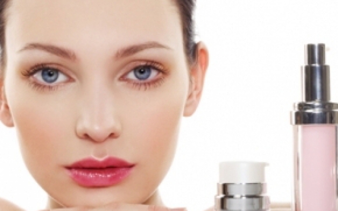 10 Tipuri de cosmetice, pe care trebuie sa le aiba orice femeie