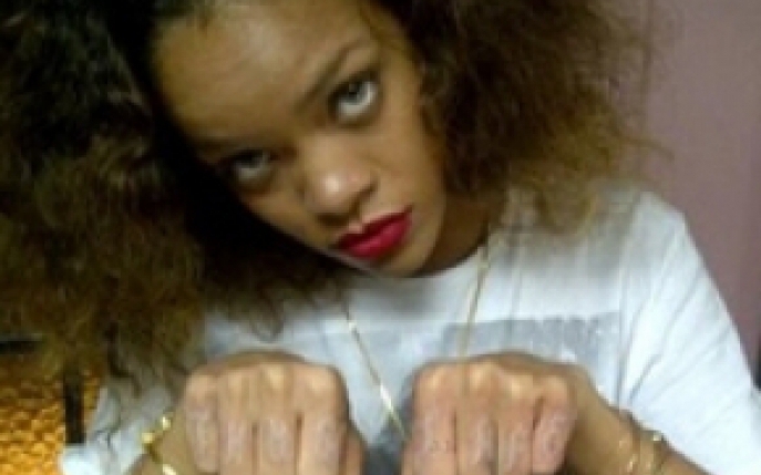 Rihanna si-a facut cel mai urat tatuaj