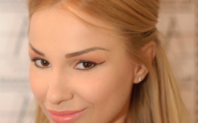 De 8 martie, daruieste-ti un curs de make-up