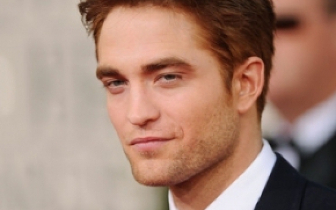 Robert Pattinson - clientul fidel al unui club de fetisuri