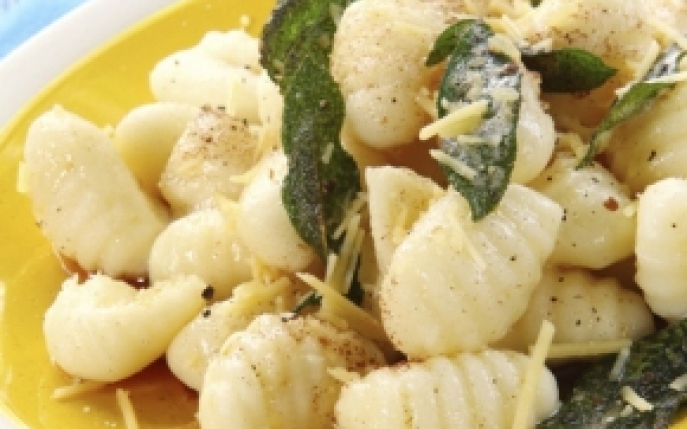 Deliciu cu blue cheese: Paste Gnocchi cu busuioc