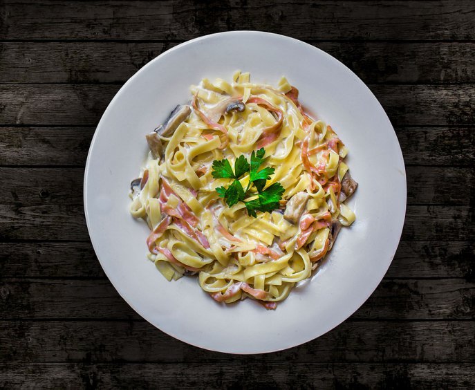 Paste in 35 de mintute: Spaghete Carbonara cu bacon