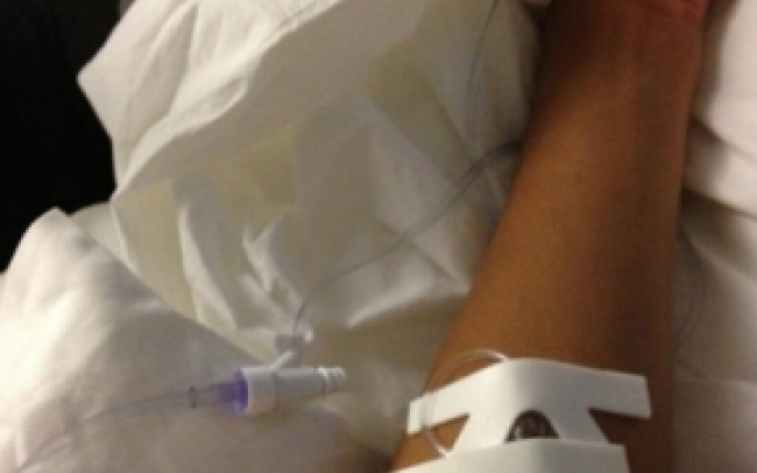 Imagine socanta: Rihanna pe patul de spital