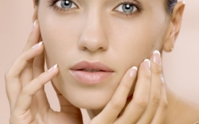 Top 10 cosmetice pentru ingrijirea tenului de la 12 lei
