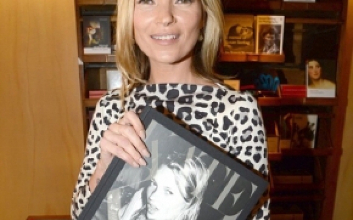 Kate Moss a lansat o carte! Afla despre ce e vorba in ea!