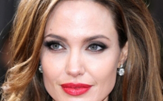 Angelina Jolie vrea sa renunte la actorie?
