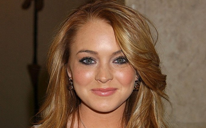 Lindsay Lohan isi inchiriaza casa pentru 10.000 de dolari pe luna!