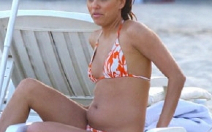 Cum arata Eva Longoria in bikini
