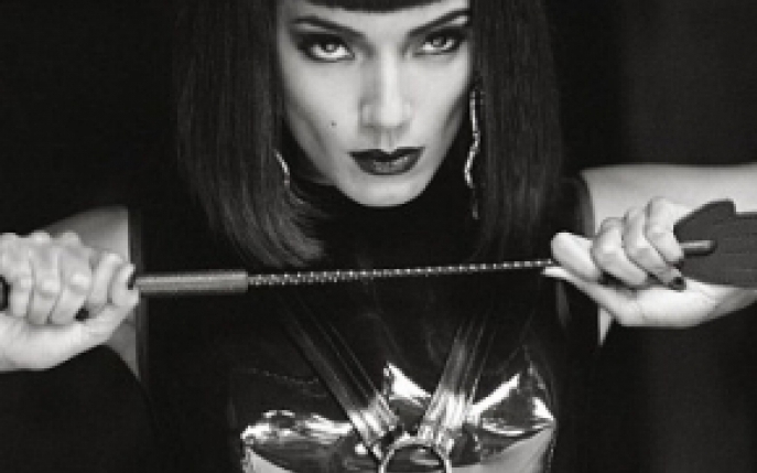 Poze in stil bondage cu un celebru model Victoria s Secret