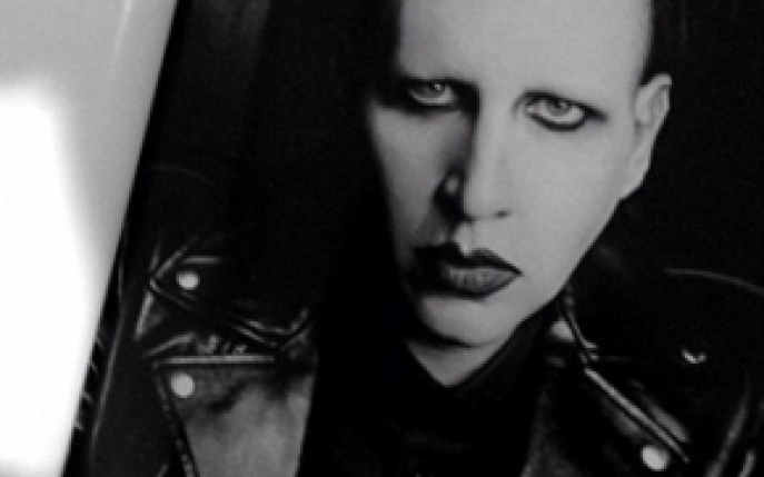 Socant: Manson este noua imagine YSL