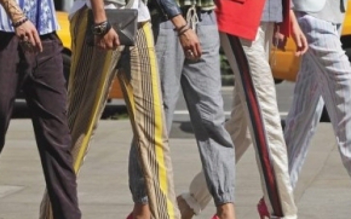 Tu ai purta pantalonii sport in astfel de tinute?