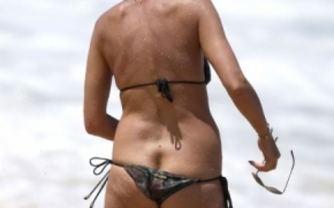 Heidi Klum arata urat in costum de baie