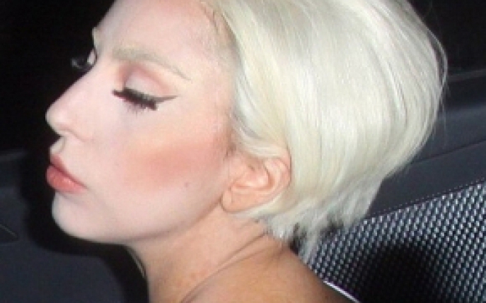 Lady Gaga s-a tuns