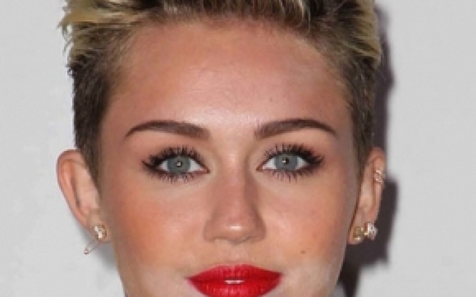 Miley Cyrus - gafa de proportii! 