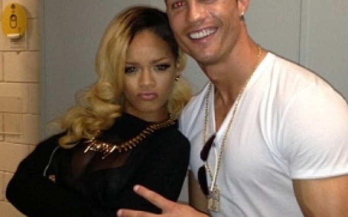 Rihanna s-a pozat cu cel mai ravnit fotbalist! 