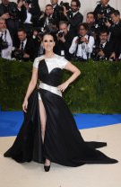 Bine: Celine Dion în Versace