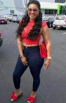 Blugi skinny cu crop top mulat