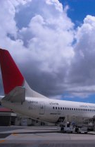 Alege un loc în avion aproape de ușa de evacuare