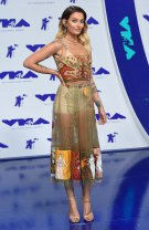 Paris Jackson în Dior