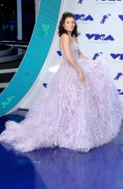 Lorde în Monique Lhullier