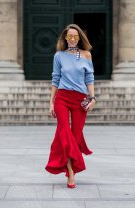 Pantaloni evazați