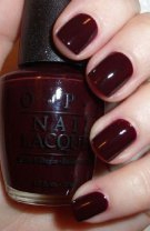 Unghii marsala