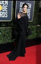 Angelina Jolie într-o rochie Atelier Versace