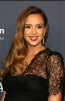 Jessica Alba a optat pentru șaten caramel