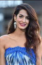 Amal Clooney a optat pentru șuvițe șatene