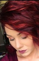 Red-velvet pe păr scurt