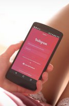 Are două conturi de Instagram