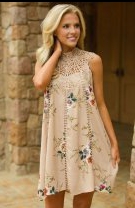 Rochie cu detalii florale