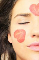Mergi des la cosmeticiana în care ai încredere