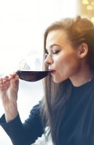 Bei mai mult de două pahare de alcool pe zi