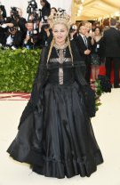 Cele mai urâte ținute: Madonna în Jean Paul Gaultier