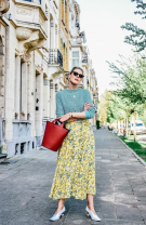 Cu imprimeu floral delicat