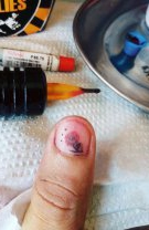 Unghii tatuate cu flori