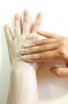 Scrub cu 10% acid alfa hidroxi