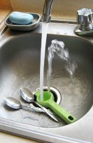 Lași resturi de mâncare în bucătărie