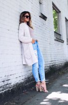 Sandale nude și denim