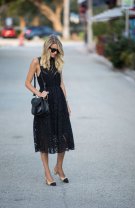 Cu rochie midi