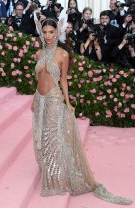11. Emily Ratajkowski în Dundas