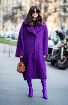 Violet aprins
